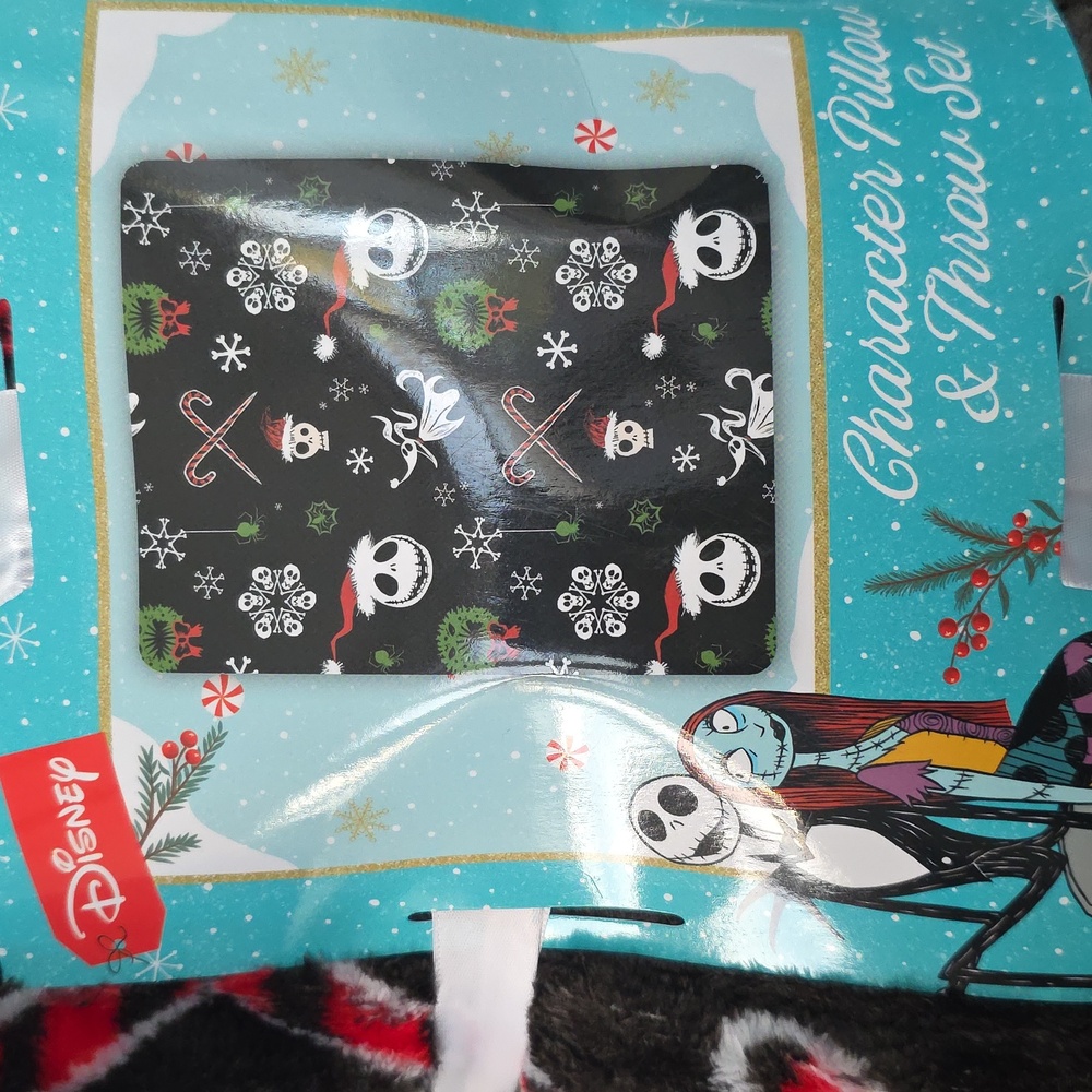 NWT: Disney Jack Skellington Holiday Plush & Throw Set in Black, White, and Red - Picture 4 of 6